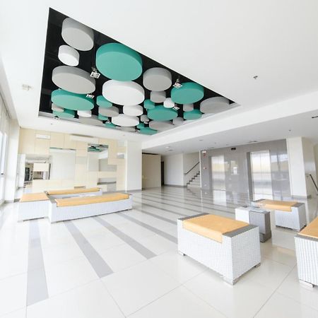 Go Hotels Lanang - Davao Stadt Exterior foto
