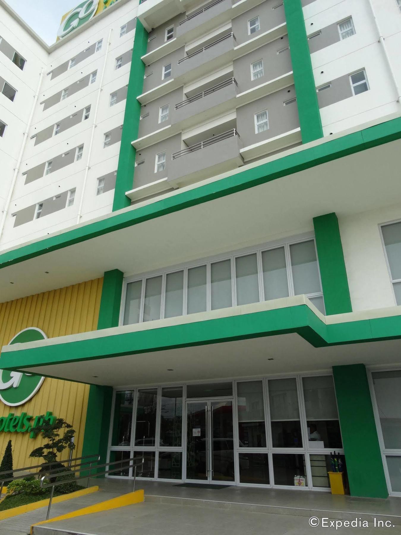 Go Hotels Lanang - Davao Stadt Exterior foto